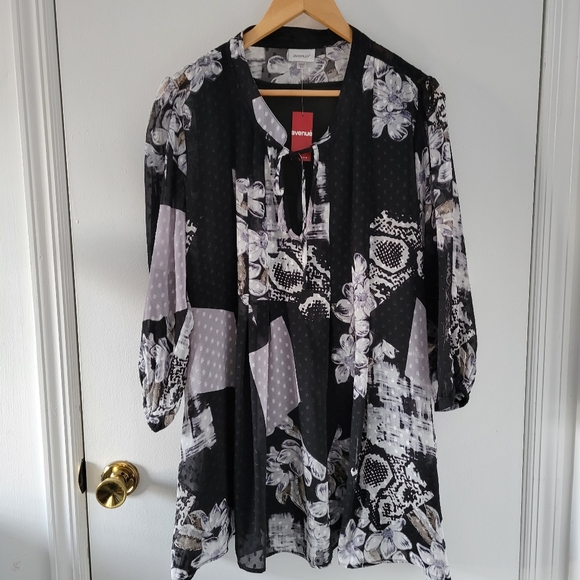 Avenue || (18/20) Black White Gray Abstract Print Sheer Blouse + Black Tank - Picture 1 of 9